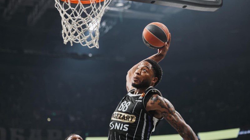 Ολυμπιακός: Δυναμικό ενδιαφέρον για Τζόουνς – Τα δεδομένα με τον Αμερικανό σέντερ