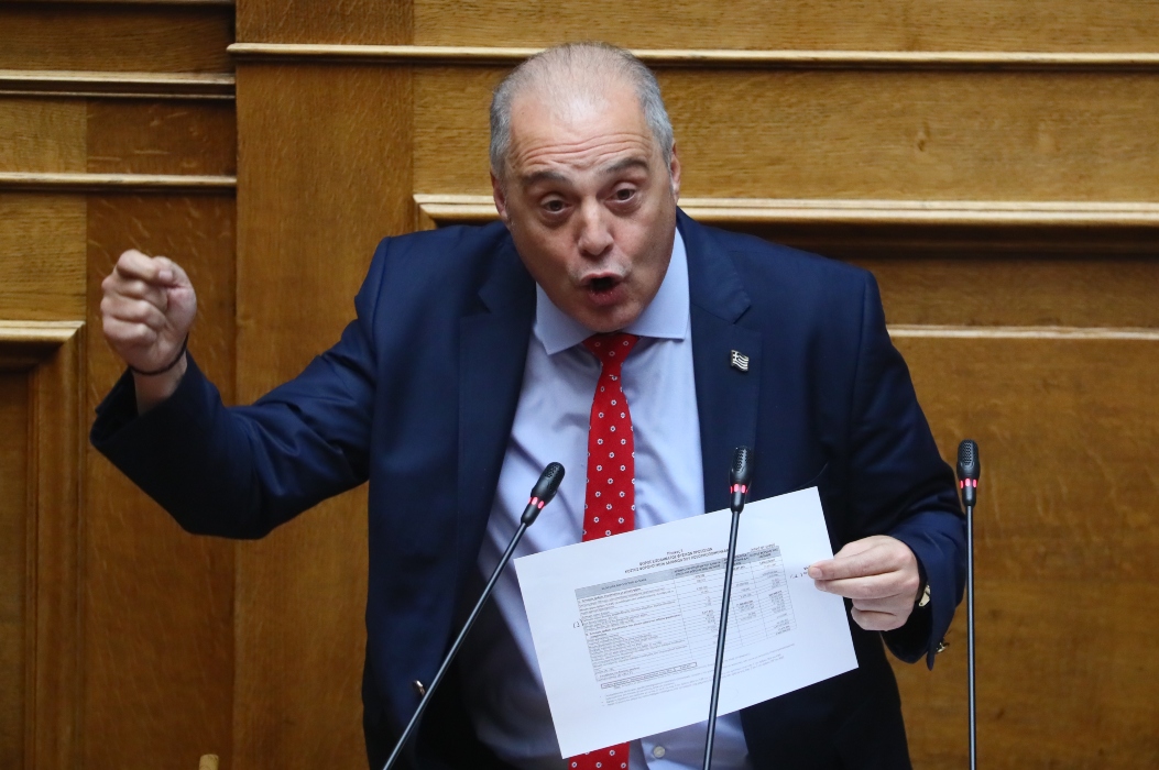 Βελόπουλος στη Βουλή: «Όλοι ήξεραν τα λαμόγια εκτός από την κυβέρνηση»