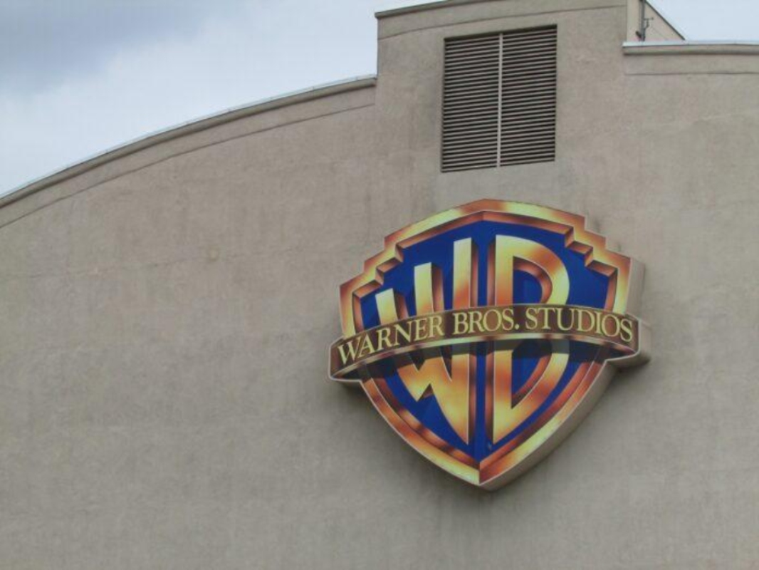 Warner Bros: Προτρέπει μετόχους να απορρίψουν την πρόταση της Paramount: «Αυτή της Netflix υπερέχει»