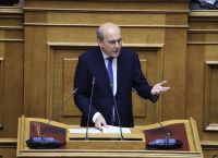 Χατζηδάκης:Πρόσθετη στήριξη 160 εκατ. σε αγρότες-Έκτακτα κονδύλια, επιστροφή ΕΦΚ πετρελαίου,μειώσεις ρεύματος