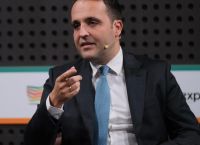 Χρήστος Δερμεντζόπουλος στο pagenews.gr: Πώς οι ακριτικές περιοχές κερδίζουν όταν το κράτος γίνεται ψηφιακό