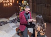 Ο Λαρεντζάκης σε ρομαντική έκπληξη: Πρόταση γάμου στην αγαπημένη του [vid]