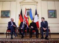 Ο Ζελένσκι στη Βρετανία: «Δεν μπορούμε χωρίς Αμερικανούς… ούτε χωρίς την Ευρώπη»