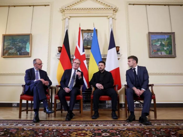 Ο Ζελένσκι στη Βρετανία: «Δεν μπορούμε χωρίς Αμερικανούς… ούτε χωρίς την Ευρώπη»