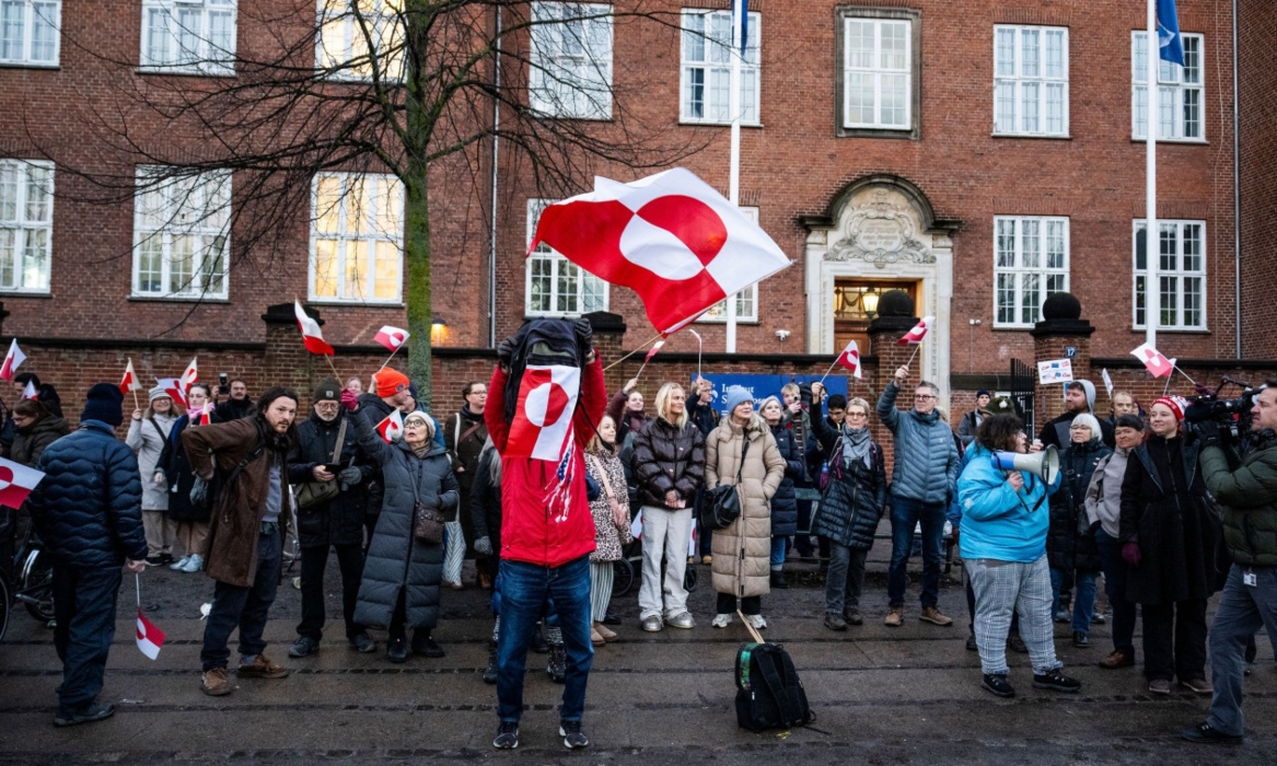 Κοπεγχάγη: Χιλιάδες διαδηλωτές στους δρόμους κατά των σχεδίων του Τραμπ για τη Γροιλανδία