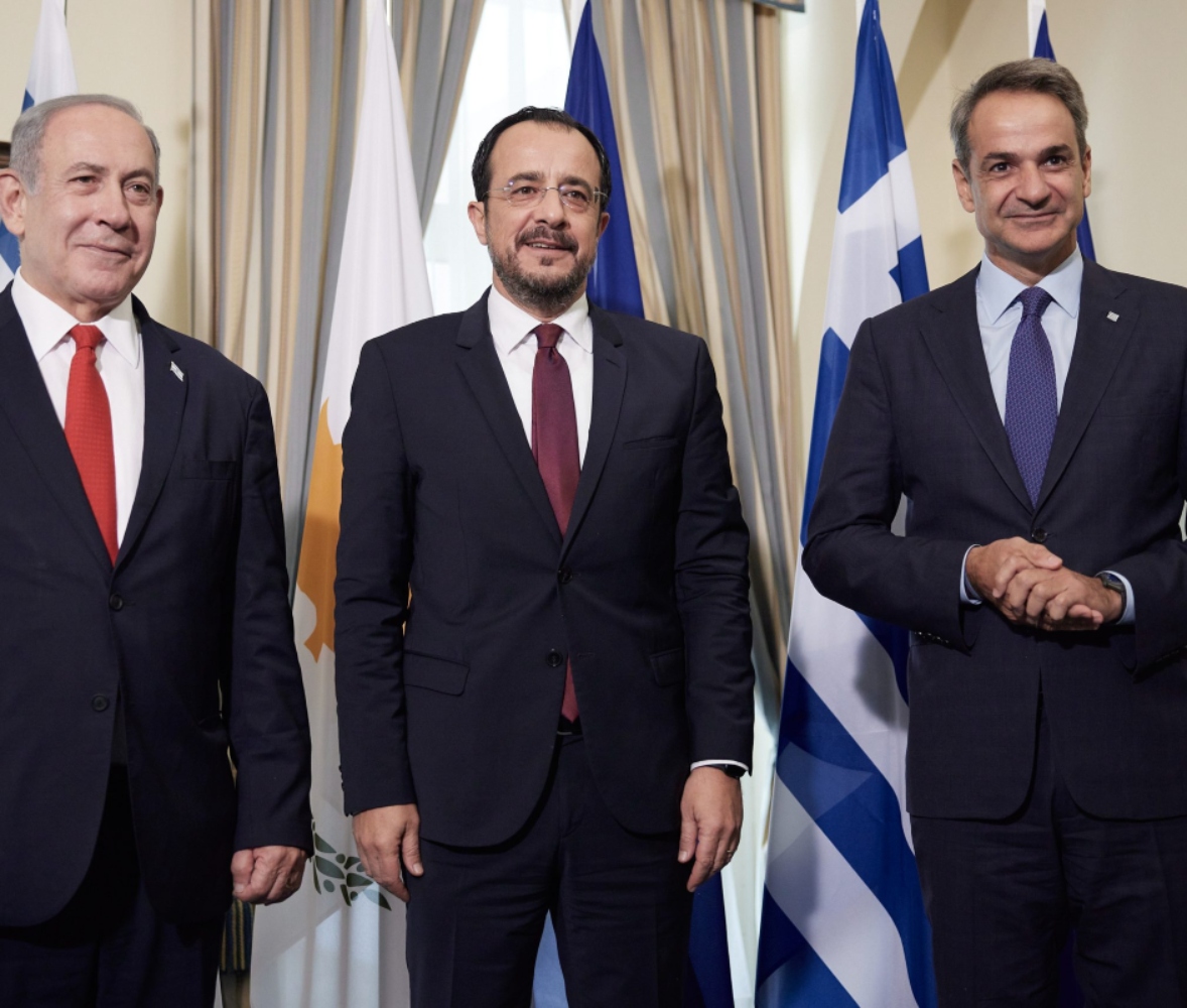 Τριμερής ισχύς στην Ανατολική Μεσόγειο: Ελλάδα–Κύπρος–Ισραήλ ενισχύουν στρατηγική και άμυνα
