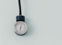 Πώς μετράμε σωστά την αρτηριακή πίεση στο σπίτι – Οδηγός βήμα-βήμα για αξιόπιστες μετρήσεις