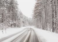 Χιονοθύελλες προκαλούν χάος σε ολόκληρη την Ευρώπη: Εκατοντάδες πτήσεις ακυρωμένες