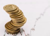 Πρωτογενές πλεόνασμα 8,1 δισ. ευρώ το 2025 – Υπέρβαση στόχου κατά 52% και ταμειακό πλεόνασμα 100 εκατ.