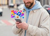 «Brain Rot»: Η Ψηφιακή Κόπωση που «Σαπίζει» το Μυαλό από το Ατελείωτο Scrolling