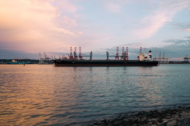 Κίνα: Παραλαβή 22 αποστολών LNG από υπό κυρώσεις ρωσικά έργα το 2025 – Παράκαμψη Δυτικών περιορισμών!