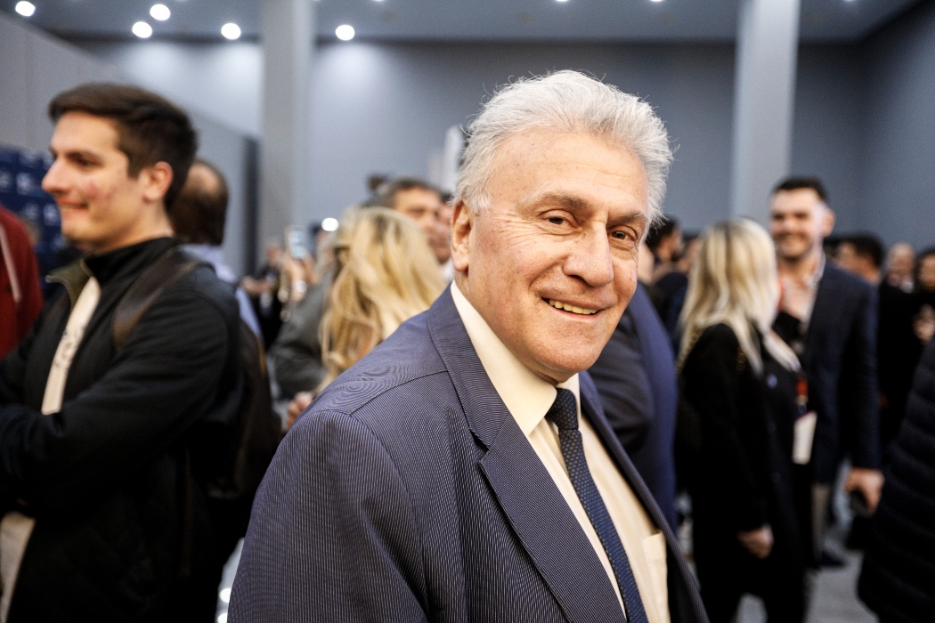 Ο Ψωμιάδης απαντά στα σενάρια «σύμπραξης» με Καρυστιανού — Το παρασκήνιο που… «ζεσταίνει» την κεντροδεξιά