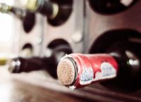 Τραμπ εκβιάζει Γαλλία: Δασμοί 200% σε κρασιά και σαμπάνιες αν δεν ενταχθεί στο «Συμβούλιο Ειρήνης»