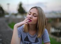 Περιστασιακό τσιγάρο: Πόσο πραγματικά «ακίνδυνο» είναι και γιατί δεν υπάρχει ασφαλές όριο