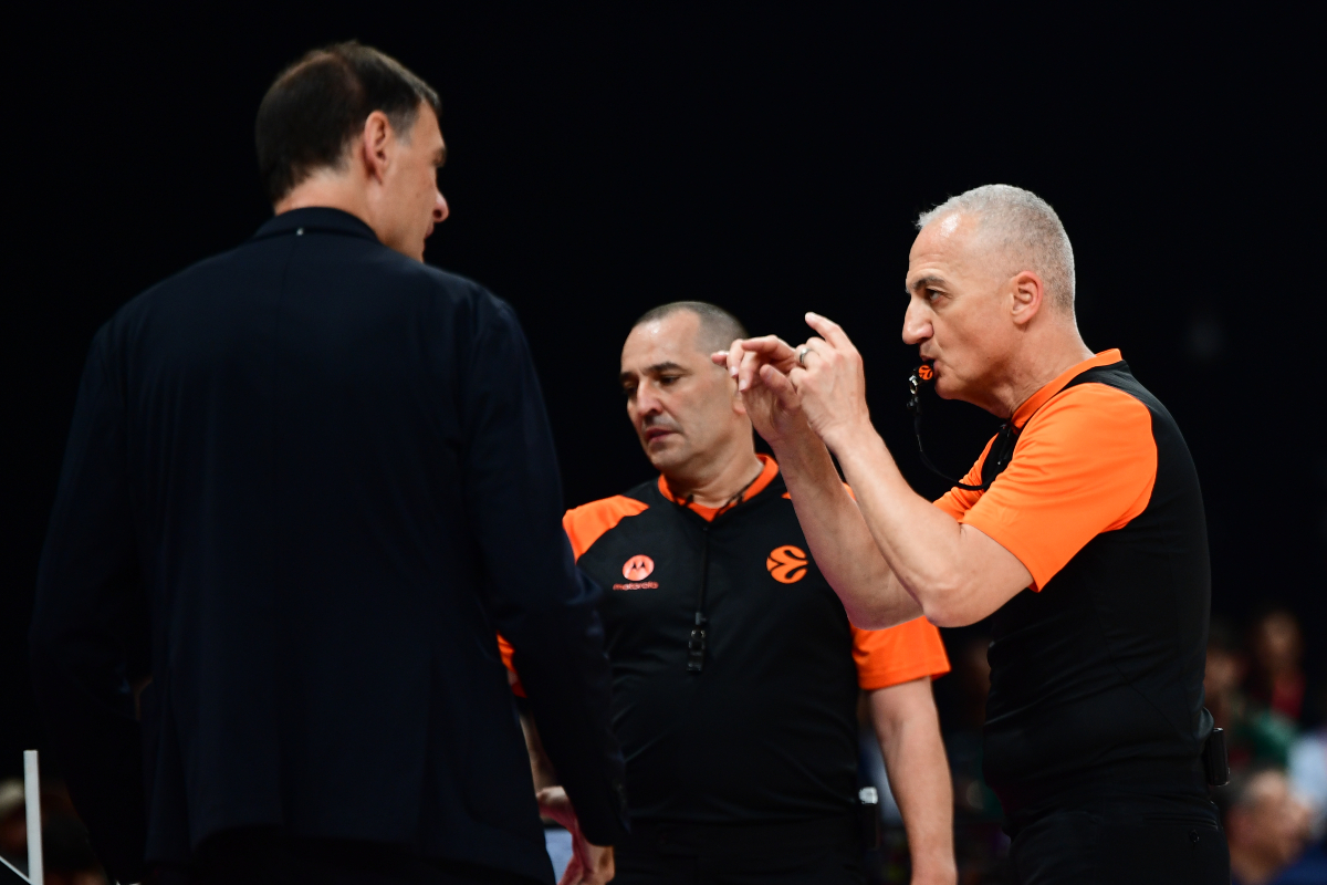 Ολυμπιακός – Μακάμπι Τελ Αβίβ: Οι διαιτητές που θα σφυρίξουν το κρίσιμο ματς στο ΣΕΦ