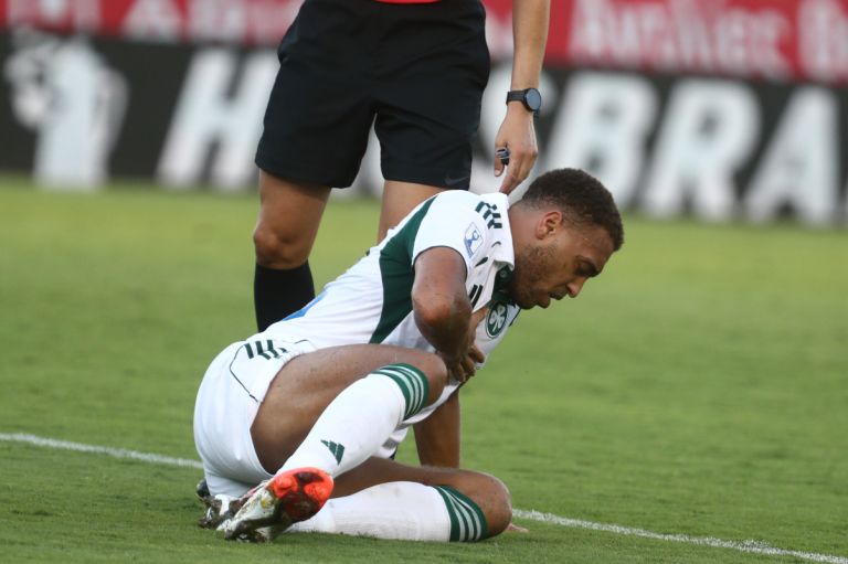 Παναθηναϊκός: Τεράστια Ατυχία για τον Σίριλ Ντέσερς – Απουσία 2-3 Μηνών