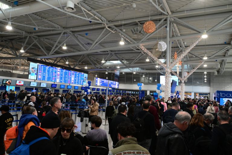 ΣτΕ: Η ΕΛ.ΑΣ. δεν μπορεί να αρνηθεί διαβατήριο λόγω παλιάς ταυτότητας