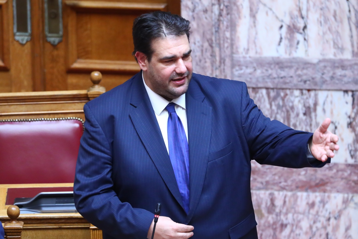 Λιβάνιος: Σύγχρονες δομές για διαφάνεια και λογοδοσία – Την επανασύσταση των σχολικών επιτροπών ζήτησε η ΔΟΕ