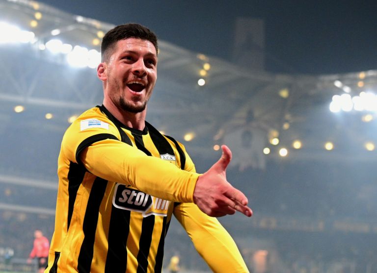 Γιόβιτς των 95.000.000 ευρώ στην ΑΕΚ: Ο Σέρβος «σπάει» ρεκόρ στην Ελλάδα και σιωπά τους επικριτές του