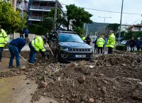 Γλυφάδα – Βούλα: Τα «αφανή» ρέματα ξύπνησαν – Οι πλαγιές του Υμηττού «κατέβασαν» χείμαρρους φερτών υλικών