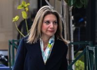 Καρυστιανού: «Σήμερα σιωπή – Η πόλη μας πενθεί» για την τραγωδία στη Ρουμανία