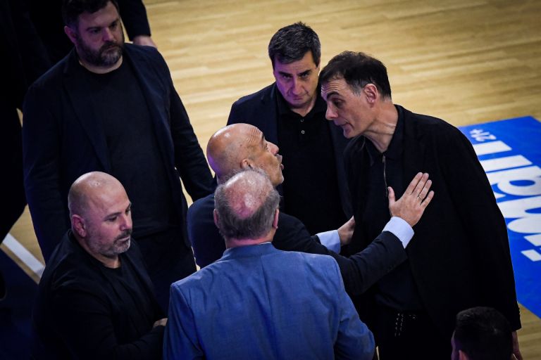 Ολυμπιακός: Ο Μπαρτζώκας για Τζόουνς και την αποθέωση στον Γουόρντ – «Πρέπει να μείνουμε εκεί»