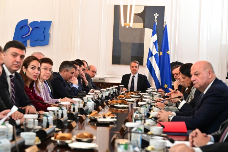 Greek Diaspora Goes to the Ballot: Postal Vote & Three‑Seat Constituency for 2027