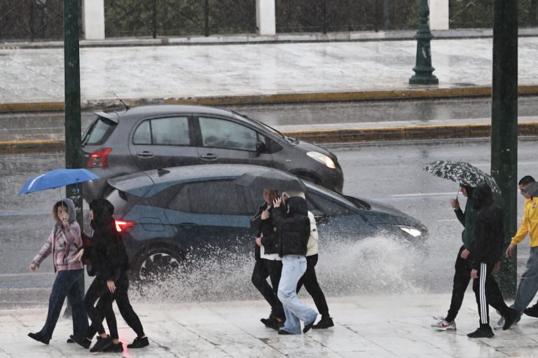 Κακοκαιρία Kristin: Καταιγίδες, θυελλώδεις άνεμοι και αφρικανική σκόνη – Πότε θα «χτυπήσει» την Αττική