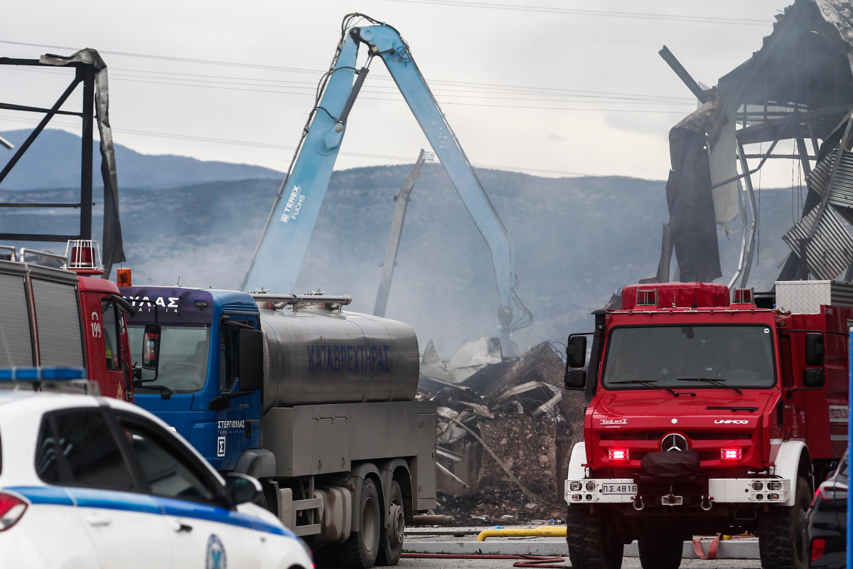 Βιολάντα: Έρευνα σε οικοδομικές άδειες και πυρασφάλεια – Τα κρίσιμα ερωτήματα πίσω από τη φονική έκρηξη