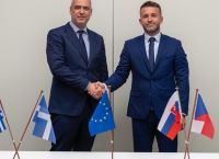 Συμφωνία-ορόσημο CSG–ΕΑΣ: Επιστρέφει η παραγωγή πυρομαχικών μεγάλου διαμετρήματος στο Λαύριο