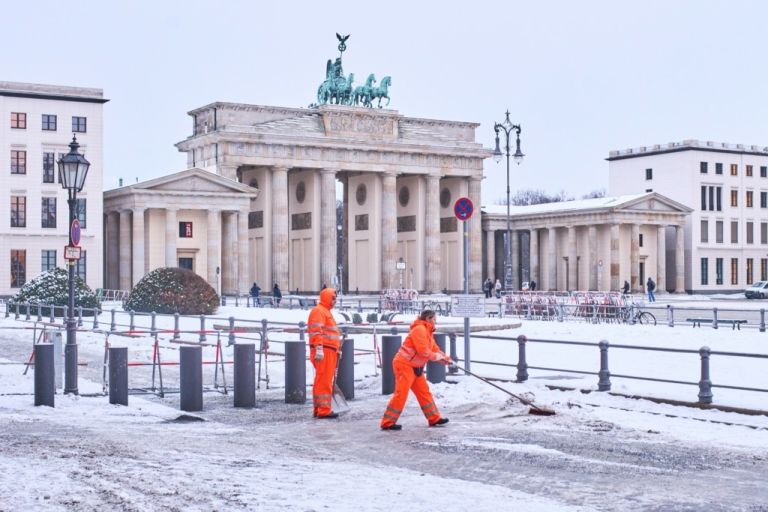 Καταιγίδα Goretti σαρώνει τη Βόρεια Ευρώπη: Χιλιάδες στο σκοτάδι, ακυρώσεις πτήσεων
