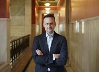 ΠΑΣΟΚ στη δέσμη των συγκρούσεων: Δούκας σαρώνει την προοπτική συγκυβέρνησης με ΝΔ,ανάβει φωτιές στο συνέδριο