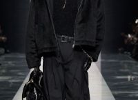 Dolce & Gabbana σπάει τα στερεότυπα: «Δεν υπάρχει μόνο ένας τρόπος να είσαι άνδρας» στη νέα ανδρική επίδειξη