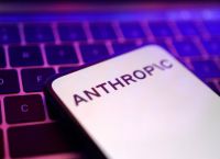 Anthropic: Ρήγμα με το Πεντάγωνο για τη χρήση της AI σε όπλα και εσωτερική παρακολούθηση