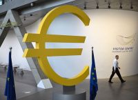 ΕΚΤ  σε νέο σταυροδρόμι: Αβεβαιότητα γεωπολιτικών κρίσεων «ψαλιδίζει» την ανάπτυξη της ευρωζώνης