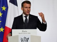 Μακρόν: Το 2026 θα είναι «χρονιά προκλήσεων» για την εθνική άμυνα