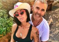 Ρόκκος και Λελέ Γκόφα σε κοινή συνέντευξη: «Τα πρώτα χρόνια ήταν δύσκολα» λέει η σύζυγος του τραγουδιστή