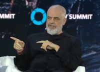 Ράμα σε δημοσιογράφο: Ως Έλληνας πιστεύεις ότι είσαι κληρονόμος του Πλάτωνα και του Αριστοτέλη,αλλά δεν είσαι