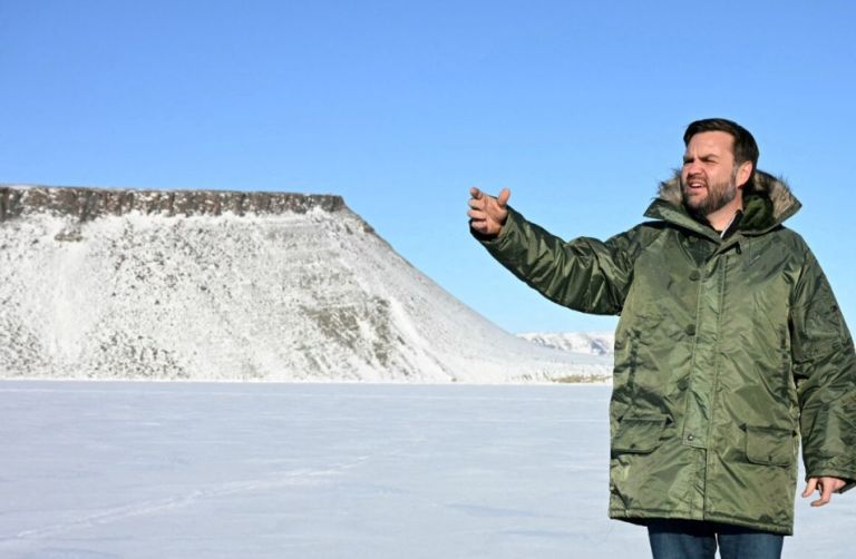 Βανς: Ευρώπη και Δανία Ανεπαρκείς στην Προστασία της Γροιλανδίας