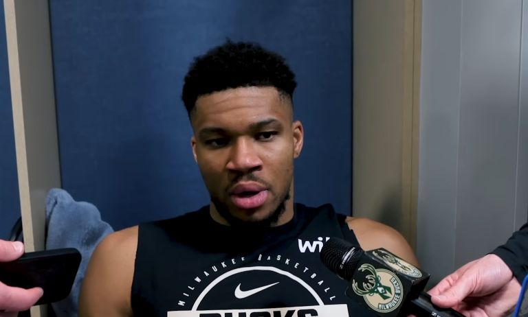 Αντετοκούνμπο: «Πρέπει να είμαστε ώριμοι, να μην είμαστε άνετοι με κάθε προβάδισμα που παίρνουμε» [vid]