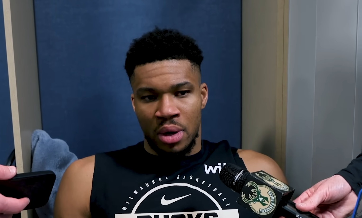 Αντετοκούνμπο: «Πρέπει να είμαστε ώριμοι, να μην είμαστε άνετοι με κάθε προβάδισμα που παίρνουμε» [vid]