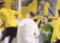 Άρης – ΑΕΚ: Δύο «αόρατες» φάσεις για VAR και διαιτητή – Η ΑΕΚ αποκαλύπτει τα «ξεχασμένα» χτυπήματα! [vid]