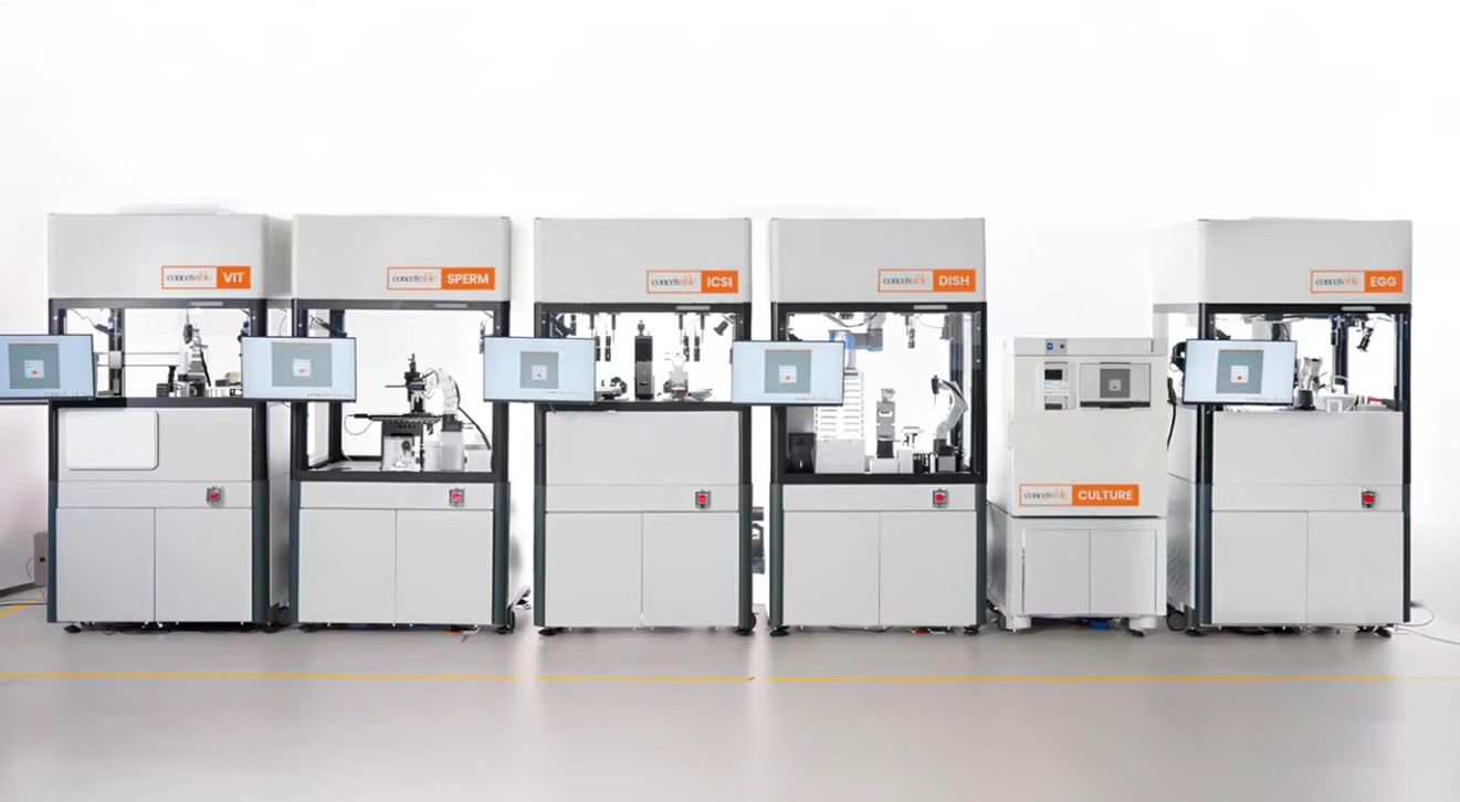Το πρώτο εργαστήριο που δημιουργεί έμβρυα με ρομπότ και τεχνητή νοημοσύνη