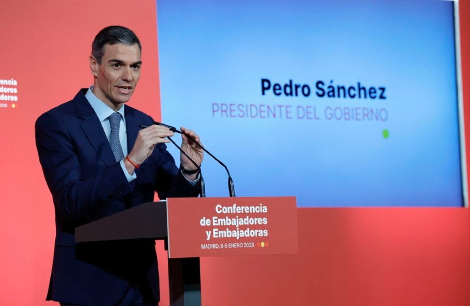 Ισπανία: Ο Σάντσεθ νομιμοποιεί μισό εκατομμύριο μετανάστες μετά από πολιτικές πιέσεις