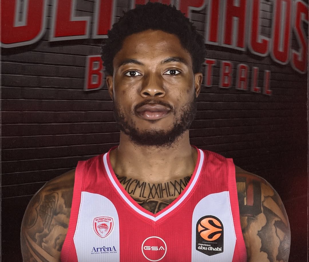 Ολυμπιακός: Επίσημα Ερυθρόλευκος ο Ταϊρίκ Τζόουνς – Συμβόλαιο 2,5 Ετών για τον Αμερικανό Σέντερ