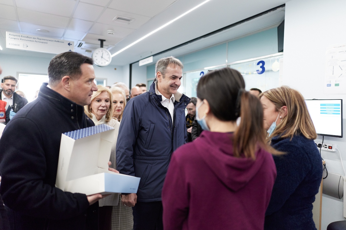 Στο πλευρό του ΕΣΥ ανήμερα Πρωτοχρονιάς: Το μήνυμα Γεωργιάδη και η εικόνα ενός συστήματος που αλλάζει