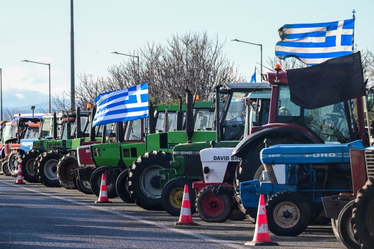 Αγρότες vs. Κράτος: Η Ελλάδα στα Μπλόκα και στα Διόδια – Αστυνομικές Δυνάμεις στις Αφίδνες