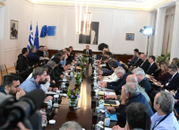 Συνάντηση χωρίς συμφωνία στο Μαξίμου: Αγρότες–κυβέρνηση σε παράλληλους δρόμους,τα μπλόκα «δείχνουν» κλιμάκωση