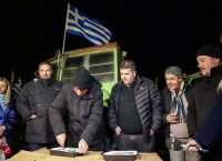 Αγρότες: Πρωτοχρονιά με τα τρακτέρ στα μπλόκα – Αντίστροφη μέτρηση για την πανελλαδική σύσκεψη