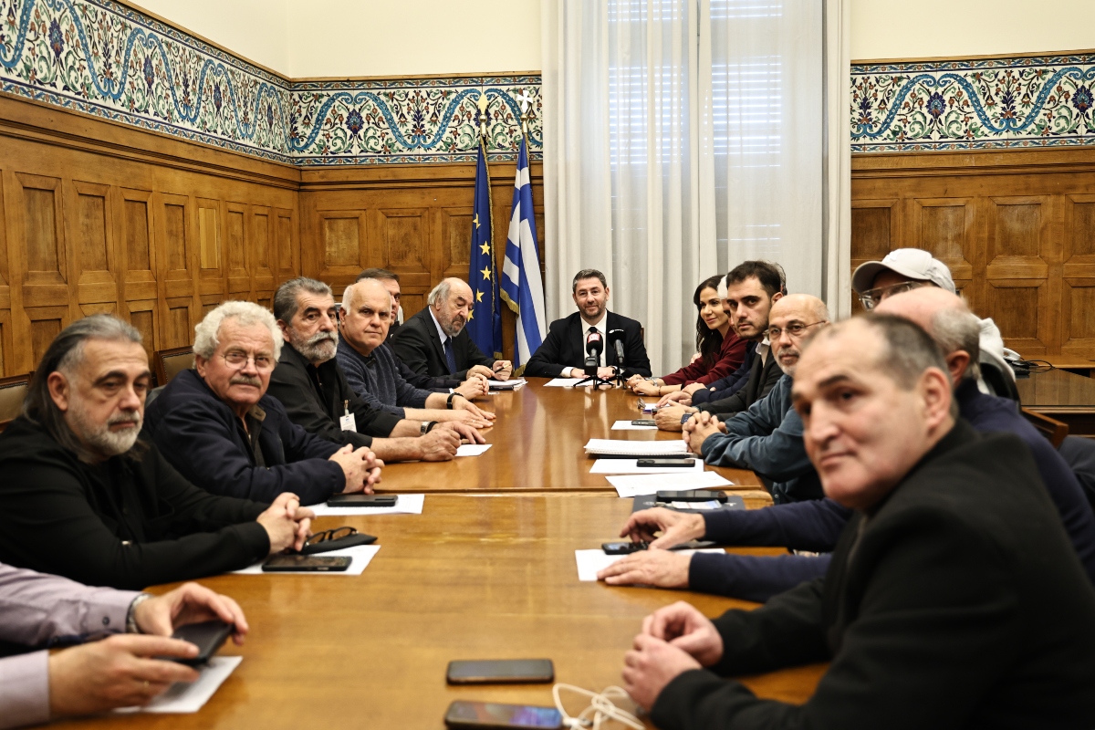 Ανδρουλάκης και λαϊκές αγορές — «Η κυβέρνηση αφήνει τα ολιγοπώλια να κυριαρχούν»